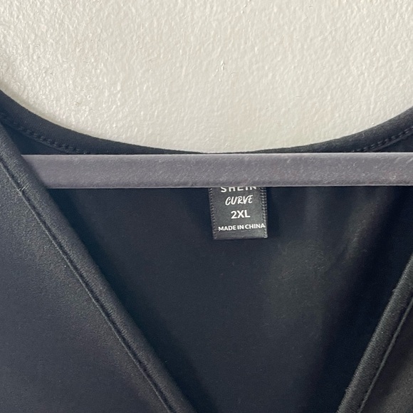 SHEIN Black V-Neck Ruched Empire Waist Dress - Picture 5 of 5